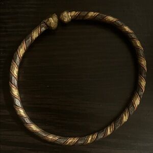 Elegant Twisted Bracelet